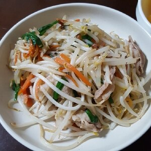 手抜きしたい日に♪ 炒めるだけ肉野菜炒め